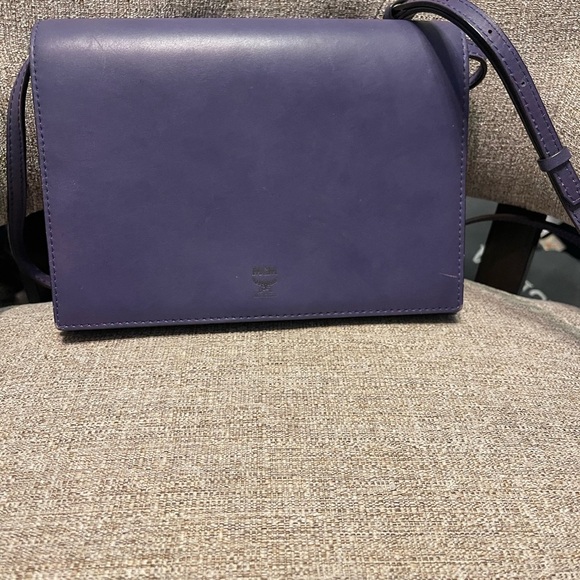 MCM Purple Crossbody Bag with Sleek Design - Picture 1 of 10